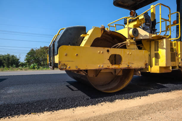 Best Driveway Crack Filling  in Thiensville, WI